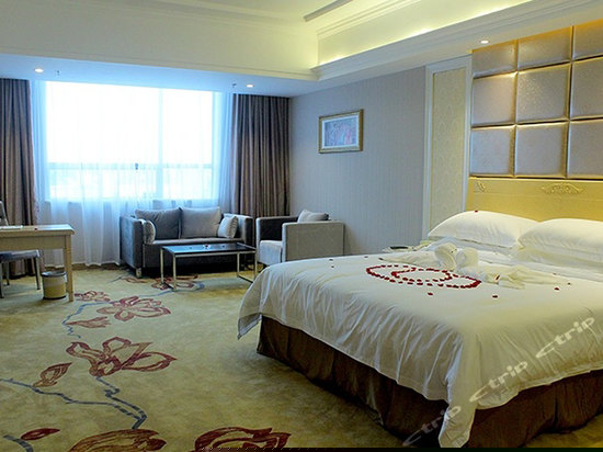 豪华大床房