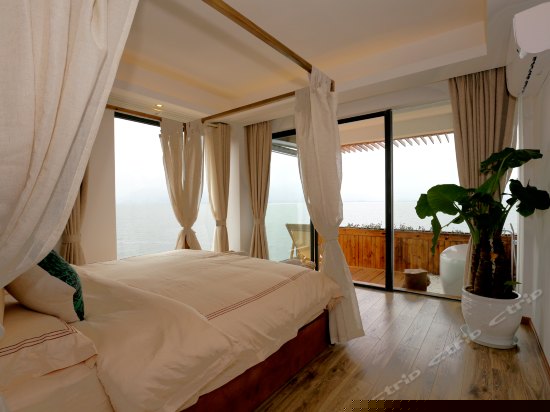 葶蓂-270度亲水海景房带浴缸