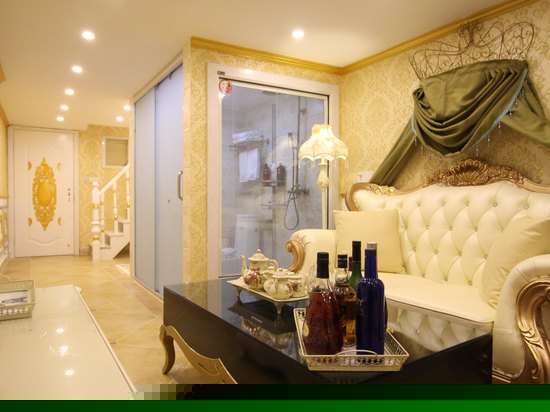 豪华宫廷复式LOFT家庭房