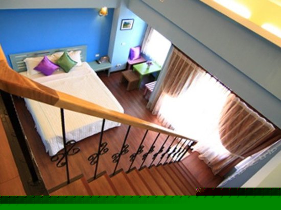 绿精灵楼中楼四人房