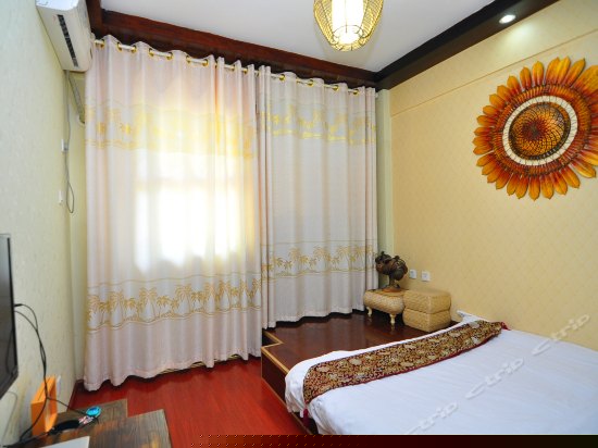 泰式休闲榻榻米大床房