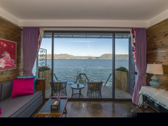 温馨海景标准间