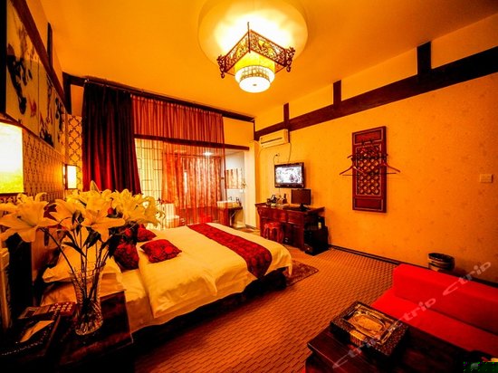 三号院南山大床房