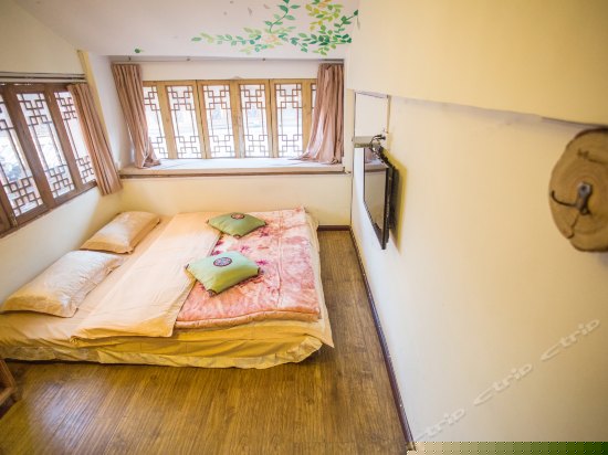 二楼素年锦时大床房