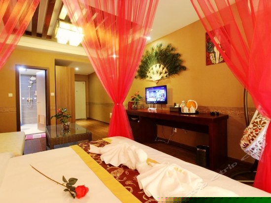 豪华江景大床房