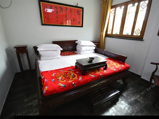 豪华罗汉床间