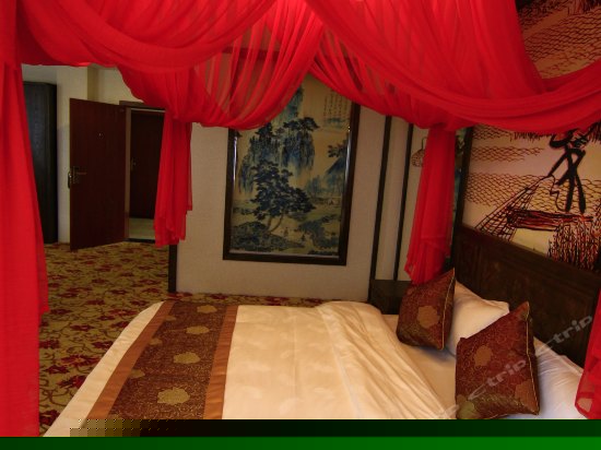 豪华套房（带棋牌室）