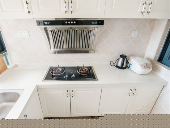 山景景观两厅两厅套房