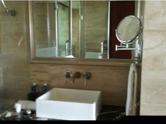 行政海景大床房