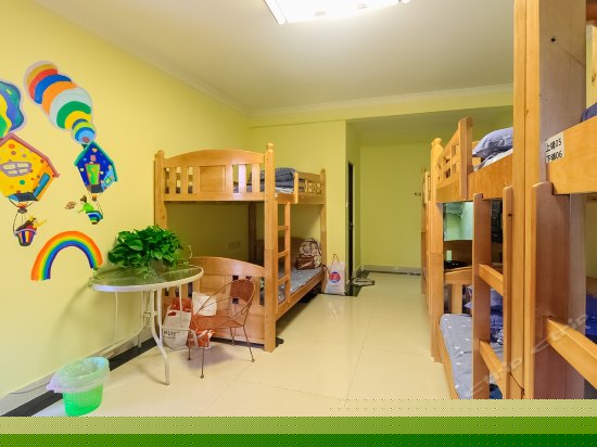 男生十人间（床位）