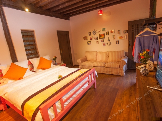 纳西蜜月花园大床房