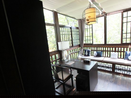 禅意套房（带阳光书房)