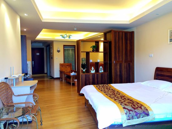 海云天豪华园景大床间