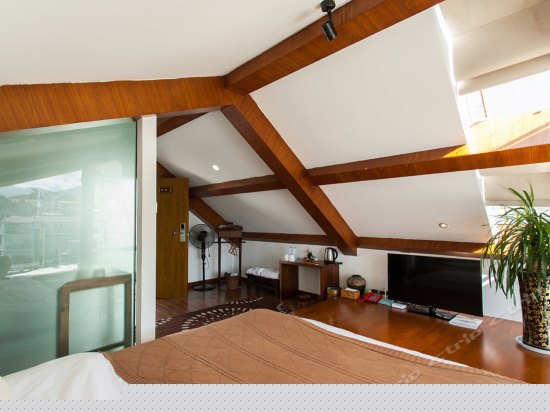 海景阁楼大床房苍洱