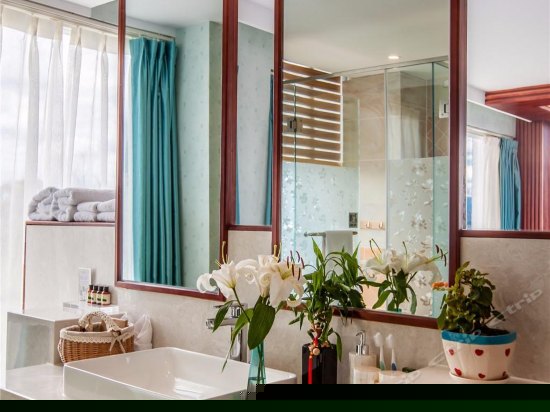 玫瑰绽放双海景豪华房