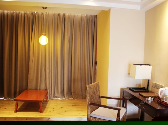 榻榻米豪华标准间