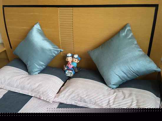 豪华实木大床房