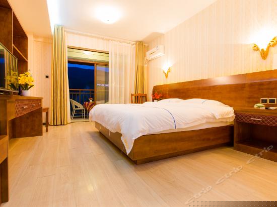 阳台山景大床房