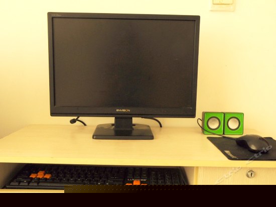 电脑外窗大床房