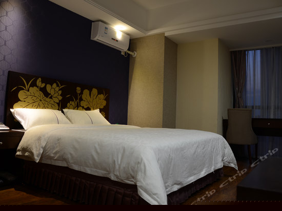 豪华数码大床房