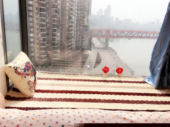 温馨飘窗女生四人间