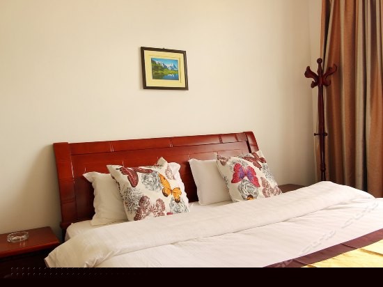 雅致精品情侣大床房