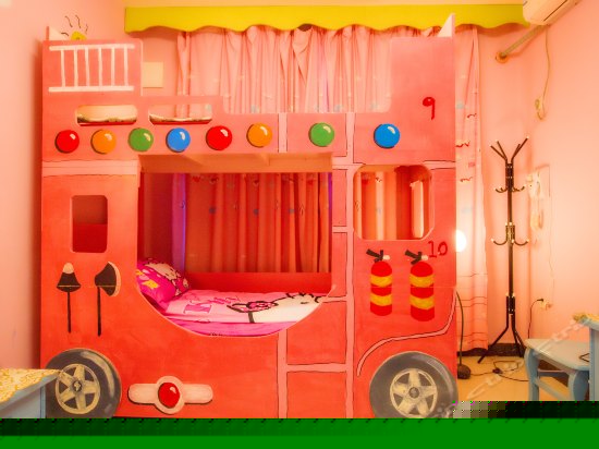 童话城堡亲子房