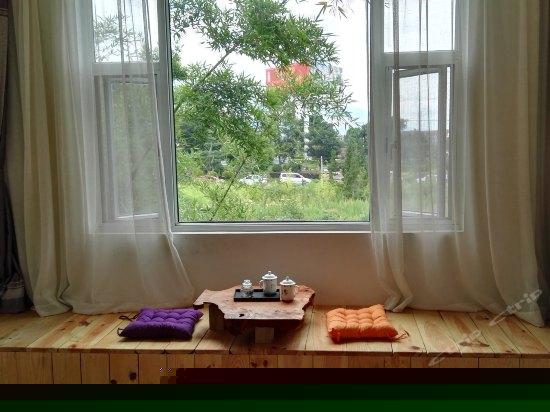 观景飘窗标准间