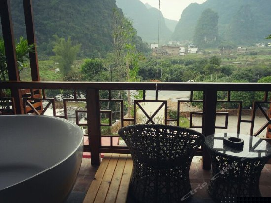 豪华阳台观景大床房