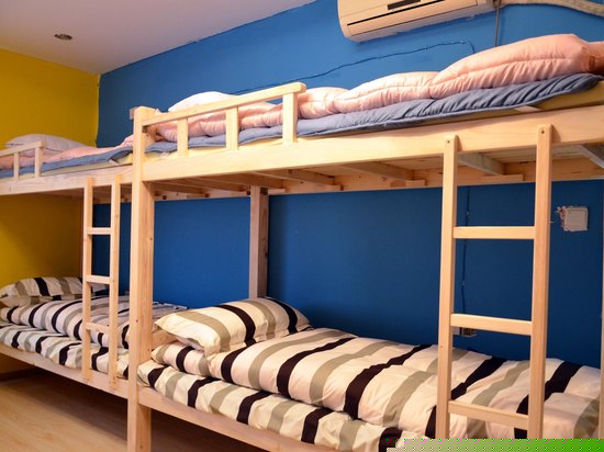 男生八人房(床位房）