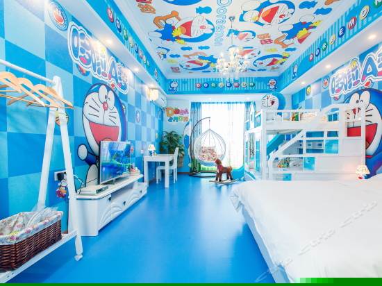 哆啦A梦滑梯三床房