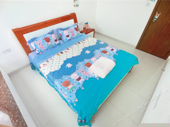 豪华高层海景三卧室一厅套房1002