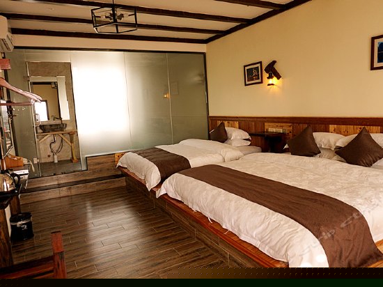 清韵露台家庭房