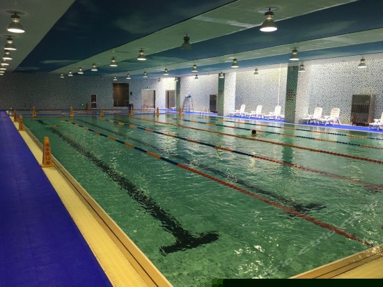 室内游泳池