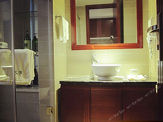 水蓝天园景双床间