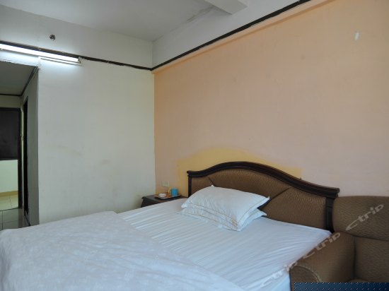 豪华单人大床房