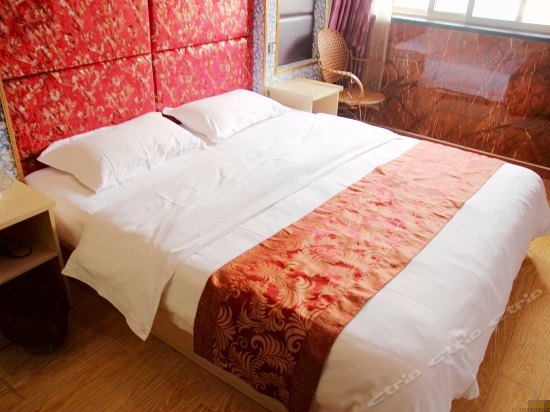 简约主题大床房