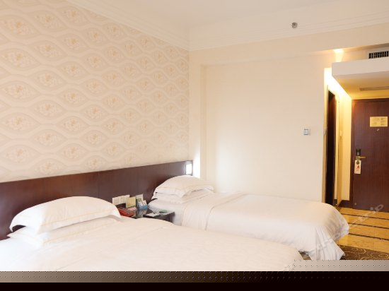 豪华双床房(大小床）