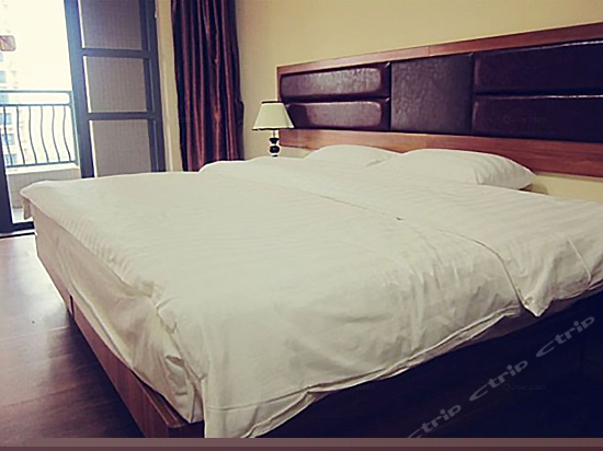 水蓝天园景大床房