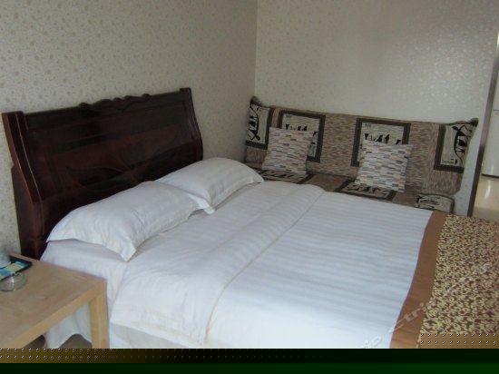 豪华电脑大床房