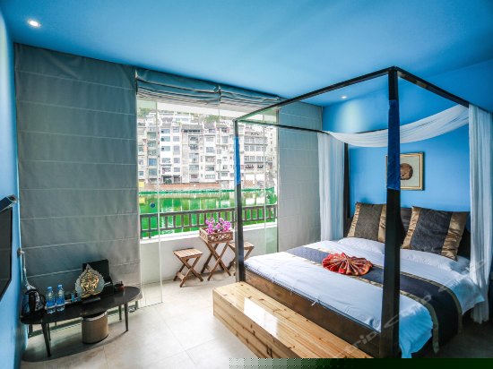 阳台河景大床房A