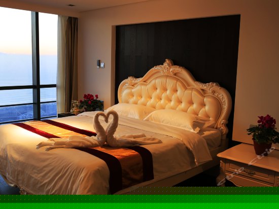 阳光全海景大床房