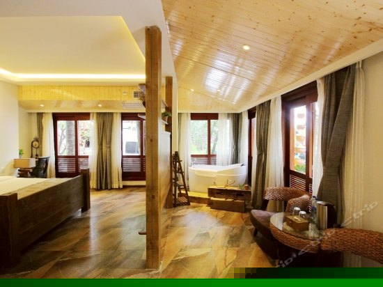 庭院豪华大床房