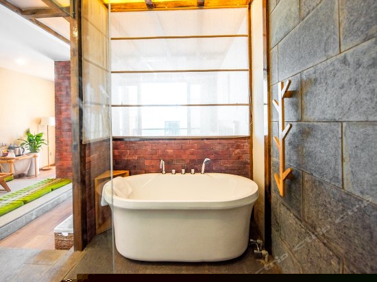 180度豪华海景大床房