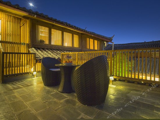 浪漫樱缘（独立空中花园套房）