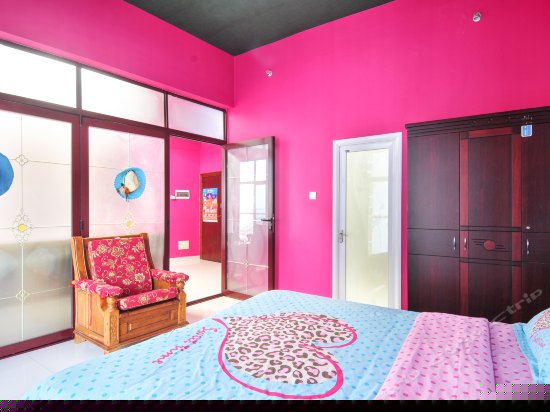 粉红蝶影海景套房