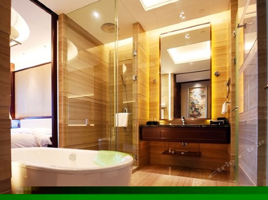 豪华无敌海景大床房