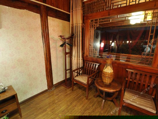 豪华蜜月大床房（三忘屋）