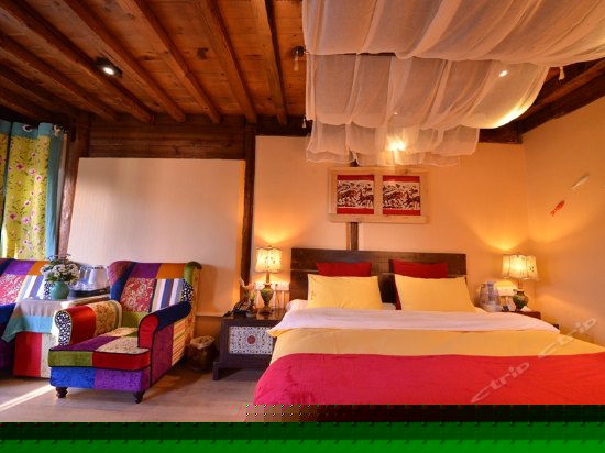 豪华阳光大床房