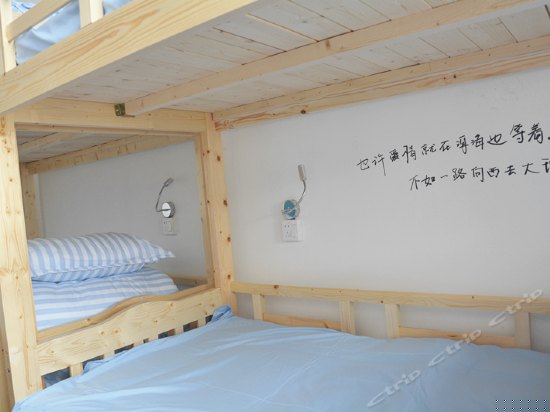 男生六人床位房